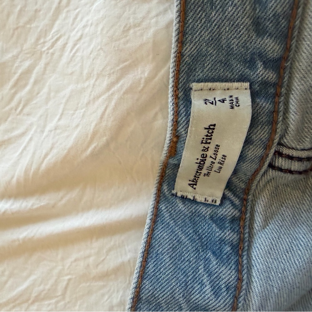 Abercrombie & Fitch Light Blue Denim Jeans - Picture 3 of 4